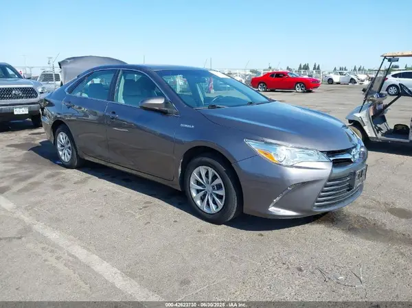 4T1BD1FK7GU178417 2016 TOYOTA CAMRY - Image 1