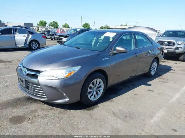 4T1BD1FK7GU178417 2016 TOYOTA CAMRY - Image 2