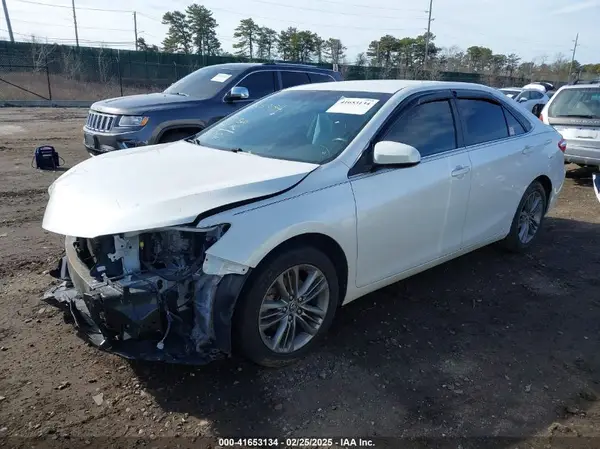 4T1BD1FK7GU179745 2016 TOYOTA CAMRY - Image 2