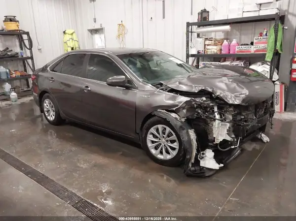 4T1BD1FK7GU184864 2016 TOYOTA CAMRY - Image 1