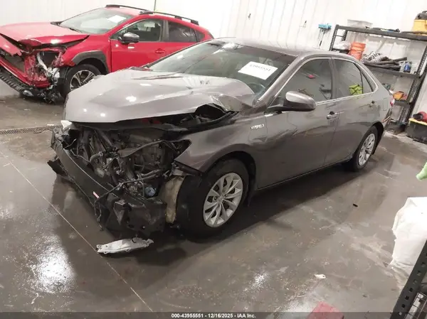 4T1BD1FK7GU184864 2016 TOYOTA CAMRY - Image 2