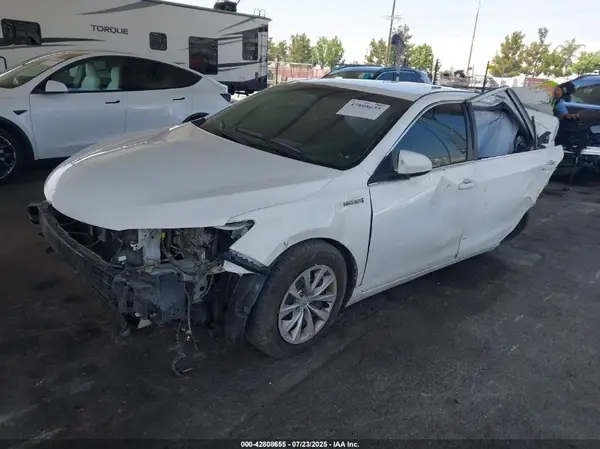 4T1BD1FK7GU187831 2016 TOYOTA CAMRY - Image 2