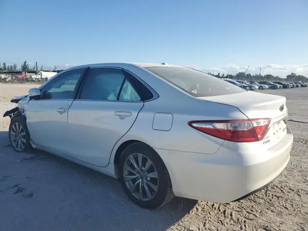 4T1BD1FK7GU194052 2016 TOYOTA CAMRY - Image 2