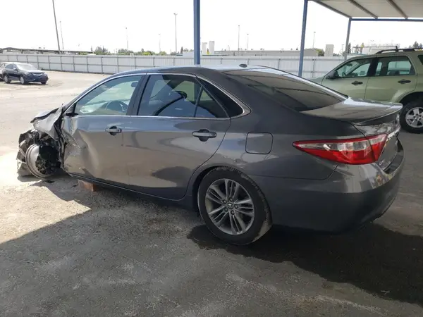 4T1BD1FK7HU205956 2017 TOYOTA CAMRY - Image 2