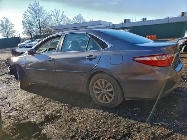 4T1BD1FK7HU207660 2017 TOYOTA CAMRY - Image 2