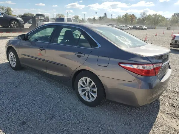 4T1BD1FK7HU208050 2017 TOYOTA CAMRY - Image 2
