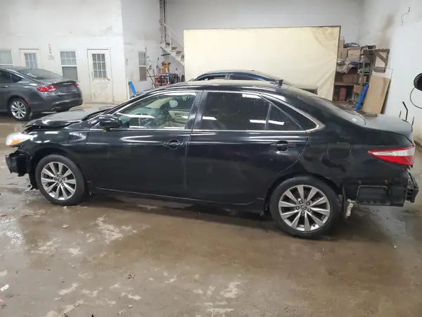 4T1BD1FK7HU211059 2017 TOYOTA CAMRY - Image 2