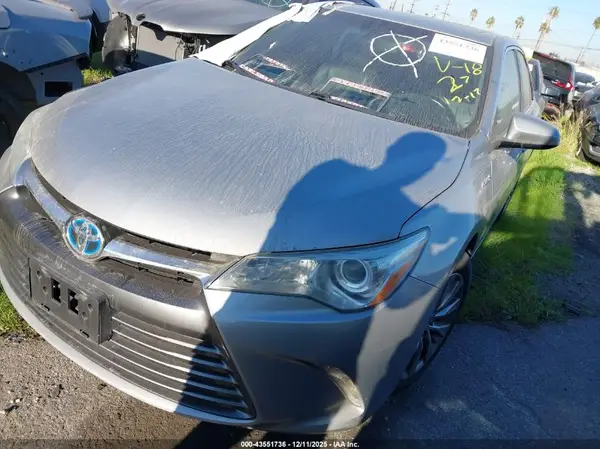 4T1BD1FK7HU211157 2017 TOYOTA CAMRY - Image 2
