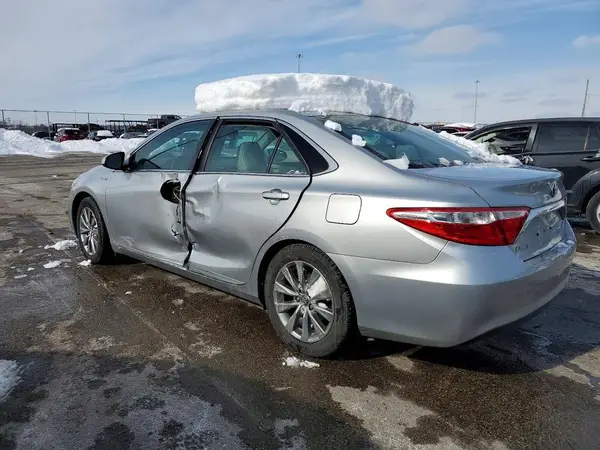 4T1BD1FK7HU212048 2017 TOYOTA CAMRY - Image 2