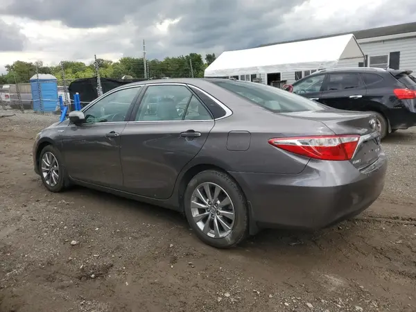 4T1BD1FK7HU213331 2017 TOYOTA CAMRY - Image 2