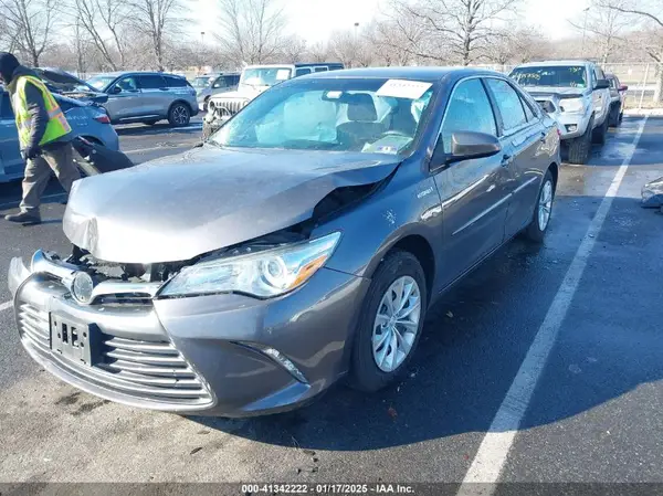 4T1BD1FK7HU213474 2017 TOYOTA CAMRY - Image 2