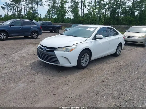 4T1BD1FK7HU213829 2017 TOYOTA CAMRY - Image 2