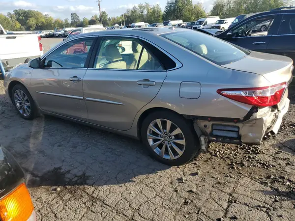 4T1BD1FK7HU216469 2017 TOYOTA CAMRY - Image 2