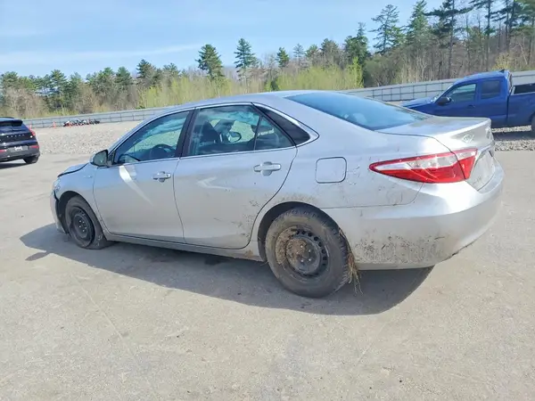 4T1BD1FK7HU219680 2017 TOYOTA CAMRY - Image 2