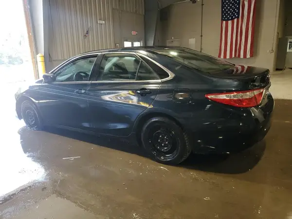 4T1BD1FK7HU219727 2017 TOYOTA CAMRY - Image 2