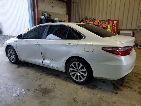 4T1BD1FK7HU224832 2017 TOYOTA CAMRY - Image 2