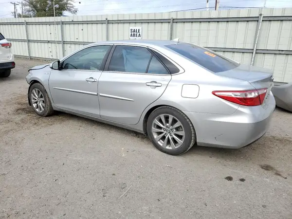 4T1BD1FK7HU226242 2017 TOYOTA CAMRY - Image 2
