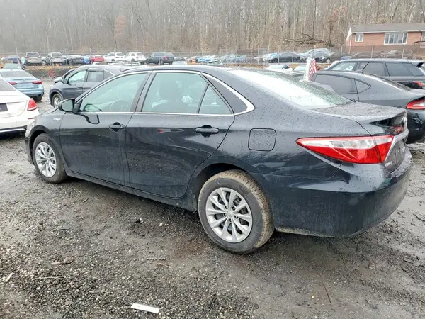 4T1BD1FK7HU226323 2017 TOYOTA CAMRY - Image 2