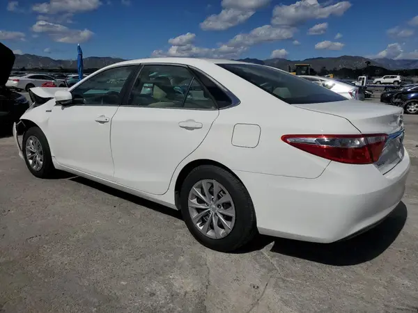 4T1BD1FK8GU184050 2016 TOYOTA CAMRY - Image 2