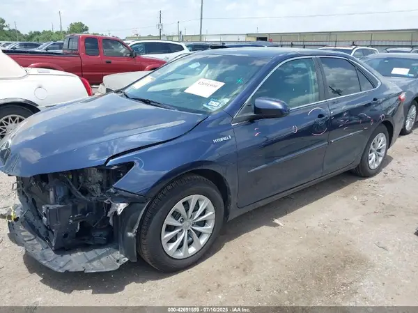 4T1BD1FK8HU201219 2017 TOYOTA CAMRY - Image 2