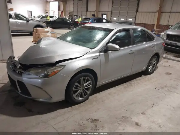 4T1BD1FK8HU201317 2017 TOYOTA CAMRY - Image 2