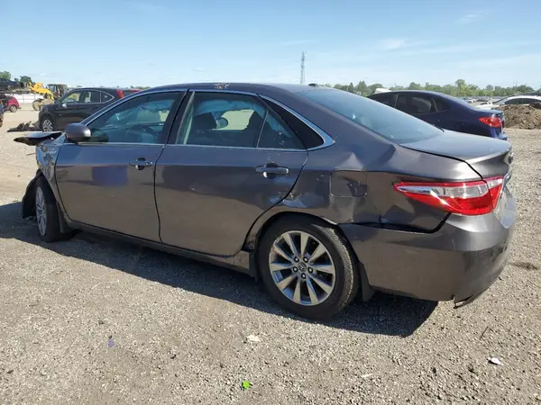 4T1BD1FK8HU202774 2017 TOYOTA CAMRY - Image 2