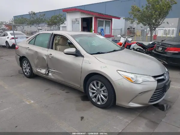 4T1BD1FK8HU205545 2017 TOYOTA CAMRY - Image 1