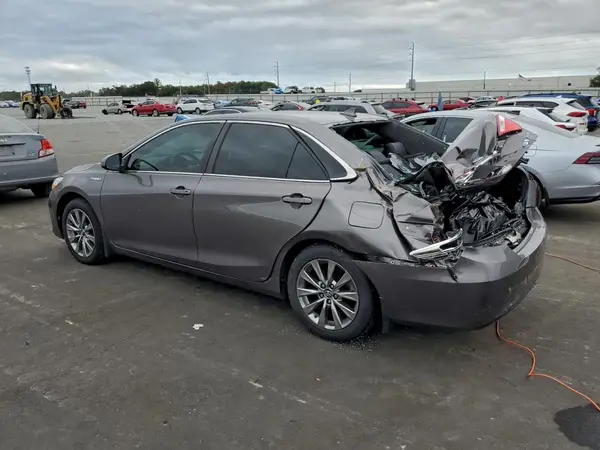 4T1BD1FK8HU207702 2017 TOYOTA CAMRY - Image 2
