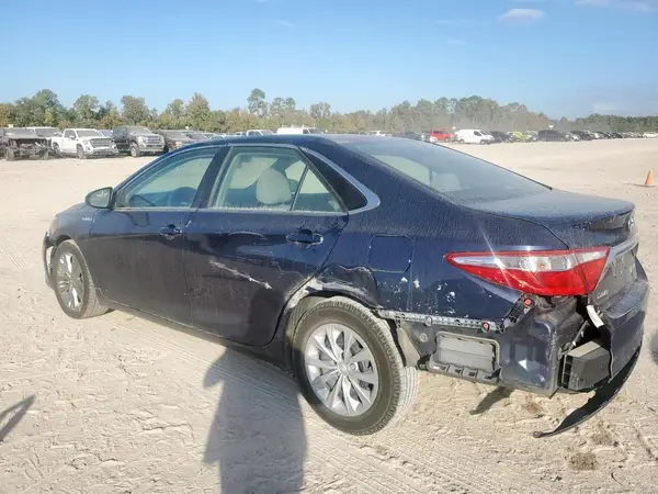 4T1BD1FK8HU207960 2017 TOYOTA CAMRY - Image 2