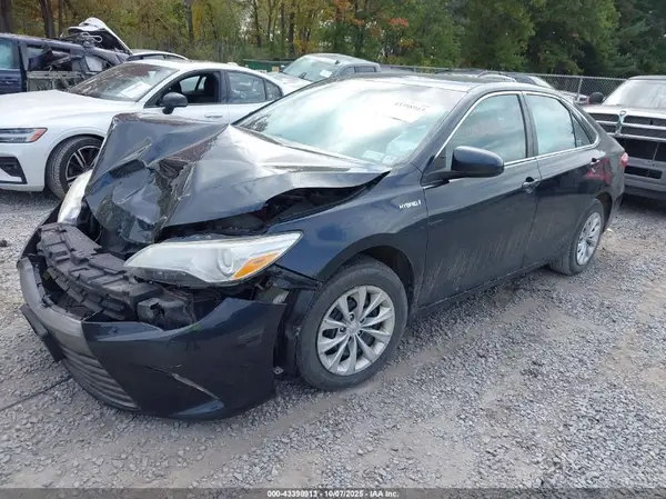4T1BD1FK8HU211328 2017 TOYOTA CAMRY - Image 2