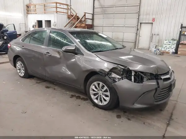 4T1BD1FK8HU213595 2017 TOYOTA CAMRY - Image 1