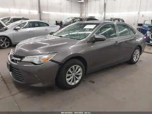 4T1BD1FK8HU213595 2017 TOYOTA CAMRY - Image 2