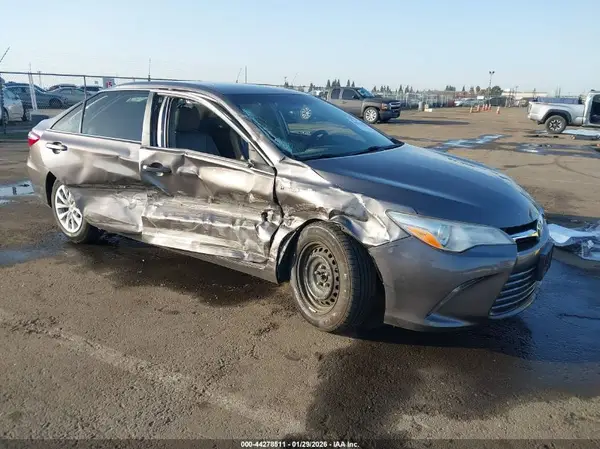 4T1BD1FK8HU215797 2017 TOYOTA CAMRY - Image 1