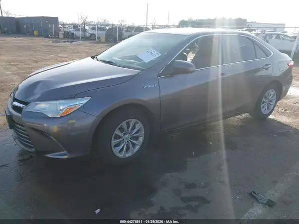 4T1BD1FK8HU215797 2017 TOYOTA CAMRY - Image 2