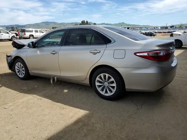4T1BD1FK8HU222569 2017 TOYOTA CAMRY - Image 2
