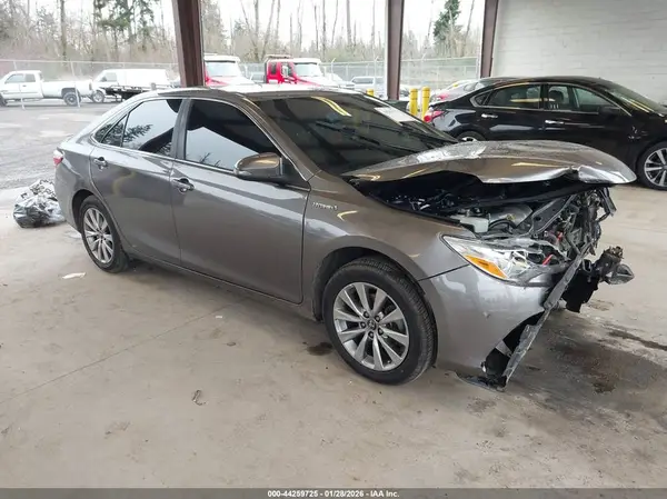 4T1BD1FK8HU228047 2017 TOYOTA CAMRY - Image 1