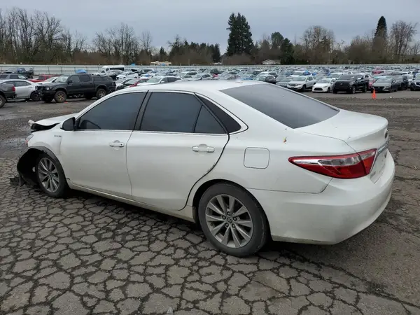 4T1BD1FK9GU177382 2016 TOYOTA CAMRY - Image 2