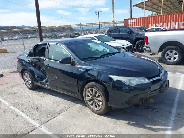 4T1BD1FK9GU177592 2016 TOYOTA CAMRY - Image 1