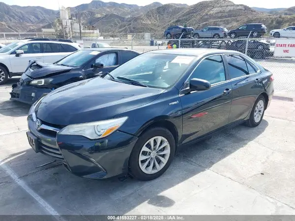 4T1BD1FK9GU177592 2016 TOYOTA CAMRY - Image 2