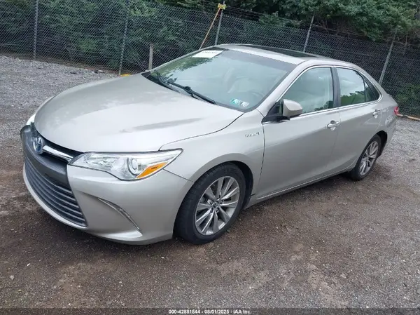 4T1BD1FK9GU178077 2016 TOYOTA CAMRY - Image 2