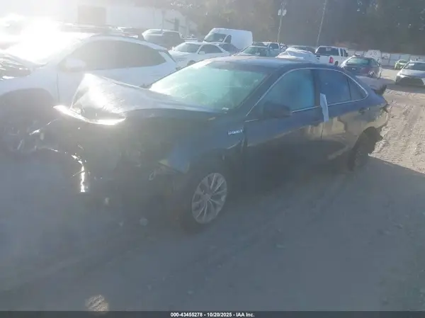 4T1BD1FK9GU178421 2016 TOYOTA CAMRY - Image 2