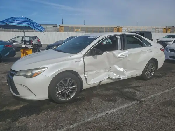 4T1BD1FK9GU181979 2016 TOYOTA CAMRY - Image 1
