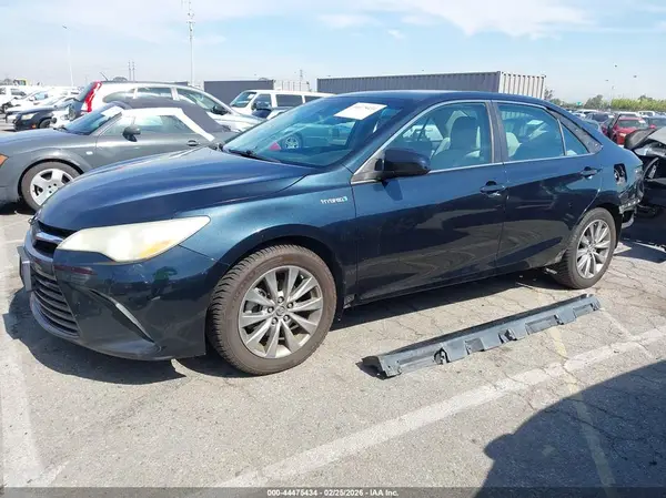 4T1BD1FK9GU183120 2016 TOYOTA CAMRY - Image 2