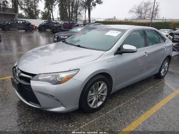 4T1BD1FK9GU183585 2016 TOYOTA CAMRY - Image 2