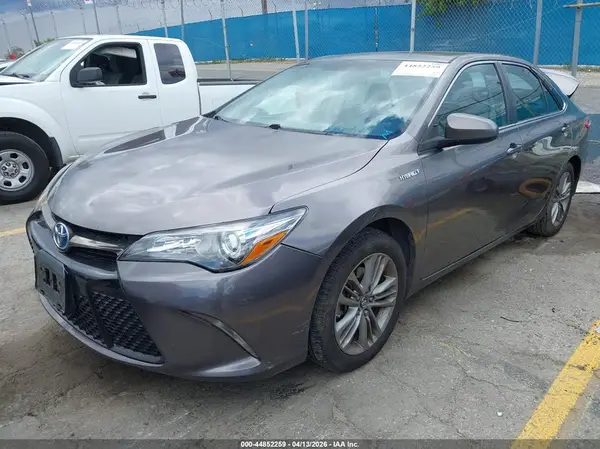 4T1BD1FK9GU197213 2016 TOYOTA CAMRY - Image 2