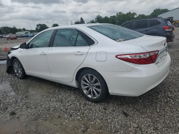 4T1BD1FK9HU207045 2017 TOYOTA CAMRY - Image 2
