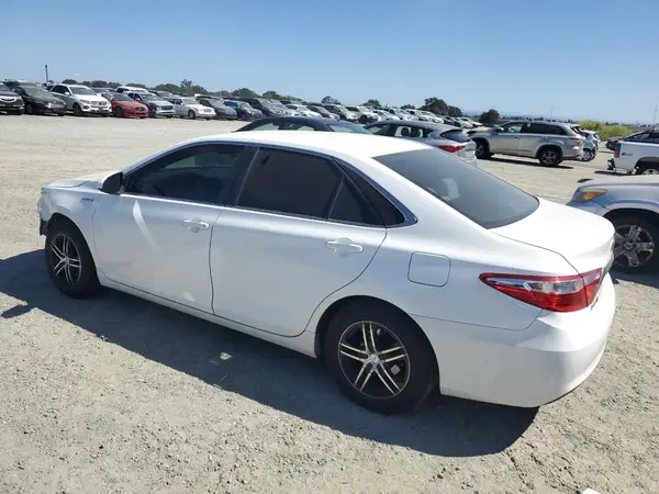 4T1BD1FK9HU207255 2017 TOYOTA CAMRY - Image 2