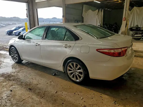 4T1BD1FK9HU213234 2017 TOYOTA CAMRY - Image 2