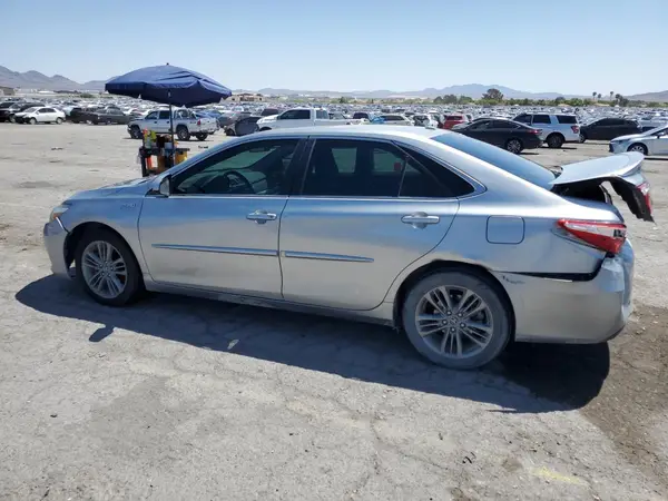 4T1BD1FK9HU215498 2017 TOYOTA CAMRY - Image 2