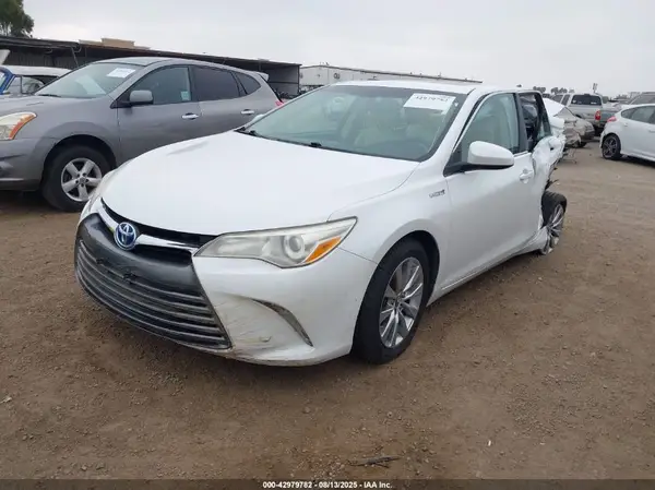4T1BD1FK9HU215517 2017 TOYOTA CAMRY - Image 2